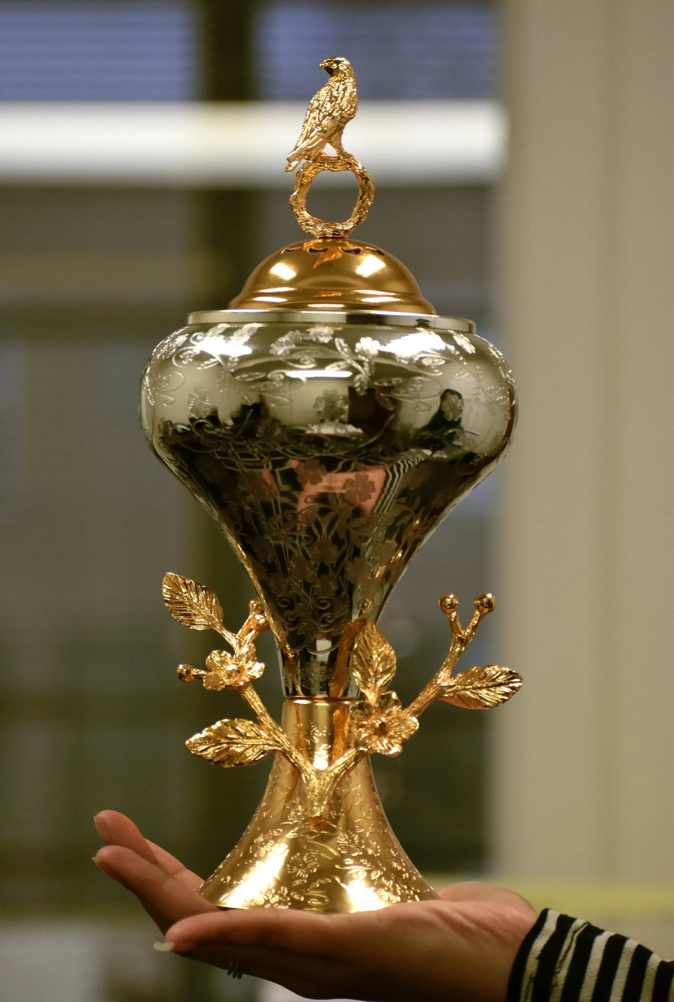 Lamp Style Flower Designs Closed Bakhoor/Incense Burner with Bird Lid - 6 Inch - Image 5